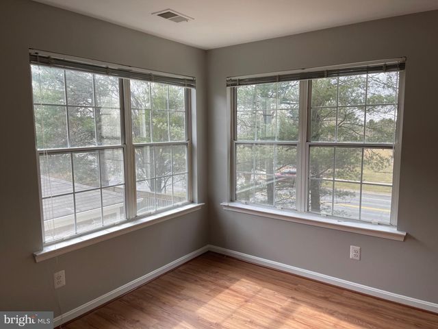 6 MARKETREE CT, Gaithersburg, MD 20886