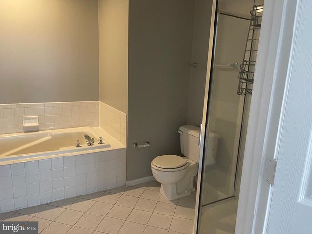 6 MARKETREE CT, Gaithersburg, MD 20886