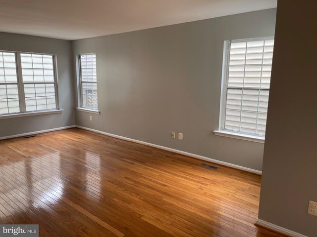 6 MARKETREE CT, Gaithersburg, MD 20886