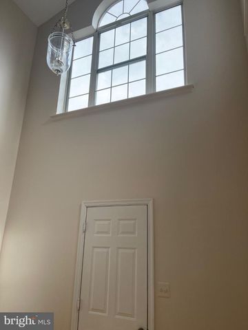 6 MARKETREE CT, Gaithersburg, MD 20886
