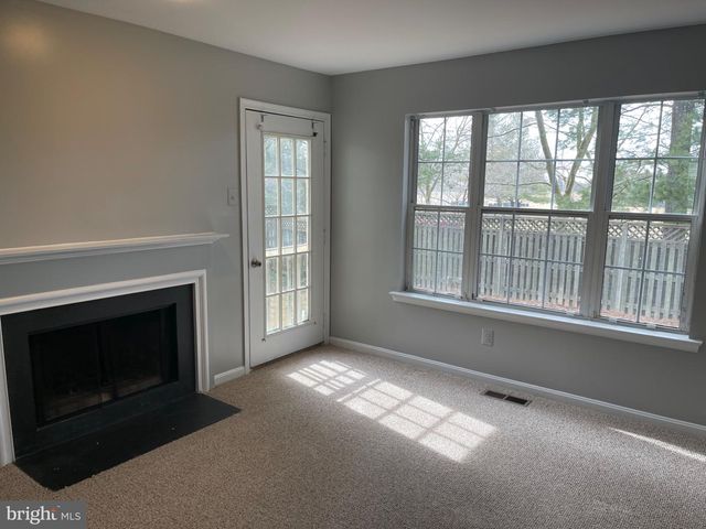 6 MARKETREE CT, Gaithersburg, MD 20886