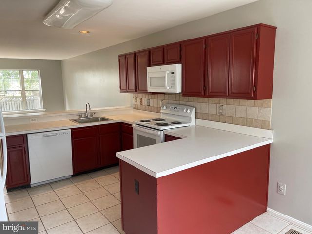 6 MARKETREE CT, Gaithersburg, MD 20886