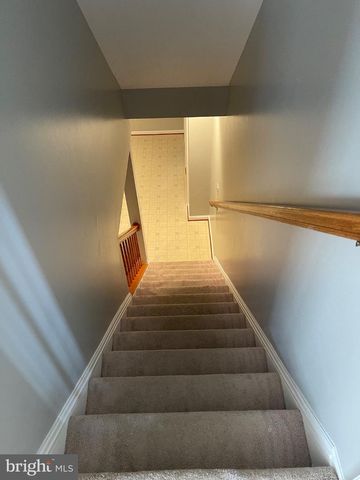 6 MARKETREE CT, Gaithersburg, MD 20886