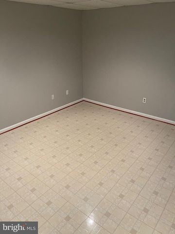 6 MARKETREE CT, Gaithersburg, MD 20886