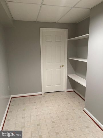 6 MARKETREE CT, Gaithersburg, MD 20886