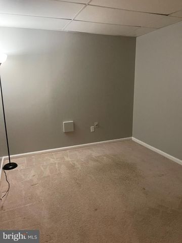 6 MARKETREE CT, Gaithersburg, MD 20886