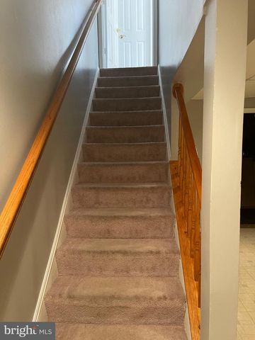 6 MARKETREE CT, Gaithersburg, MD 20886