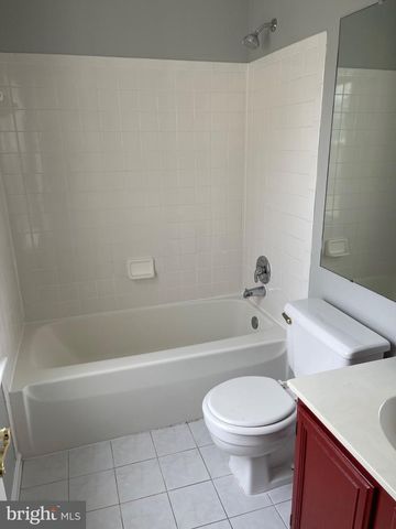 6 MARKETREE CT, Gaithersburg, MD 20886