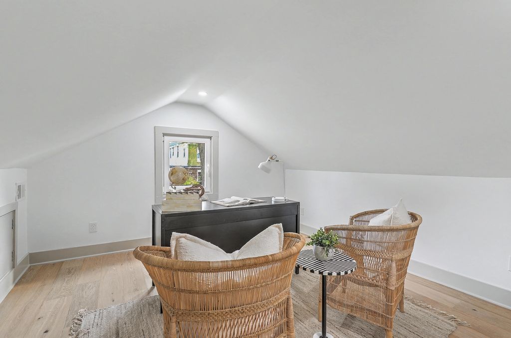 Image 35 of property listing at 5 Saint Margaret Street, Charleston, SC 29403