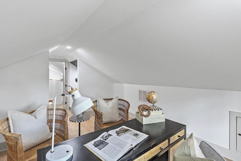 Image 36 of property listing at 5 Saint Margaret Street, Charleston, SC 29403