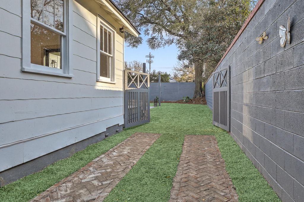 Image 45 of property listing at 5 Saint Margaret Street, Charleston, SC 29403