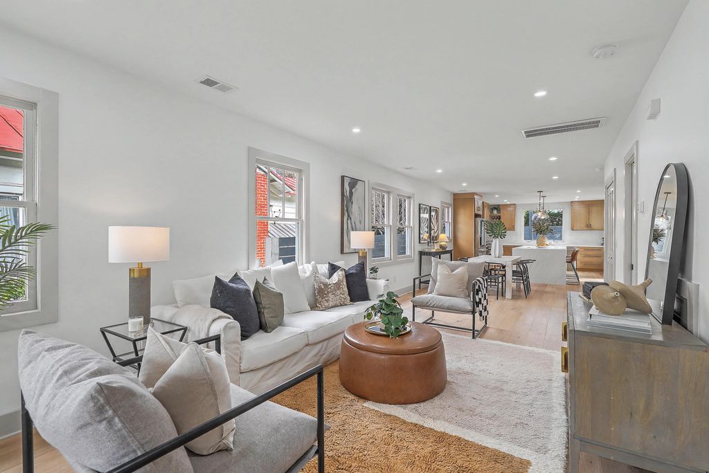 Image 8 of property listing at 5 Saint Margaret Street, Charleston, SC 29403