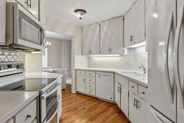 540 Indian Mound Street 1A, Wayzata, MN 55391