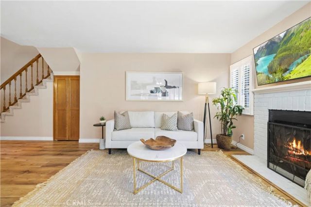 1866 Rory Lane 2, Simi Valley, CA 93063