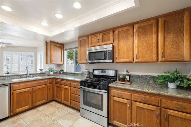1866 Rory Lane 2, Simi Valley, CA 93063