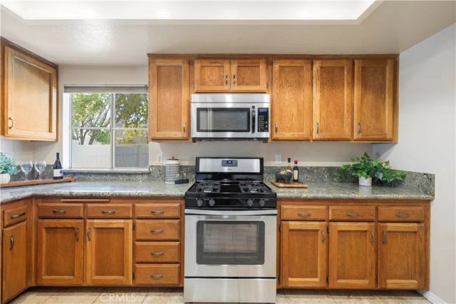1866 Rory Lane 2, Simi Valley, CA 93063