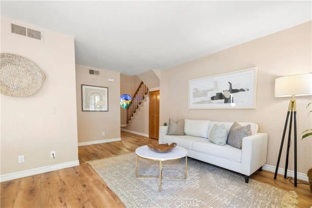 1866 Rory Lane 2, Simi Valley, CA 93063