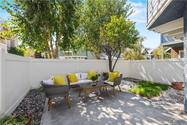 1866 Rory Lane 2, Simi Valley, CA 93063