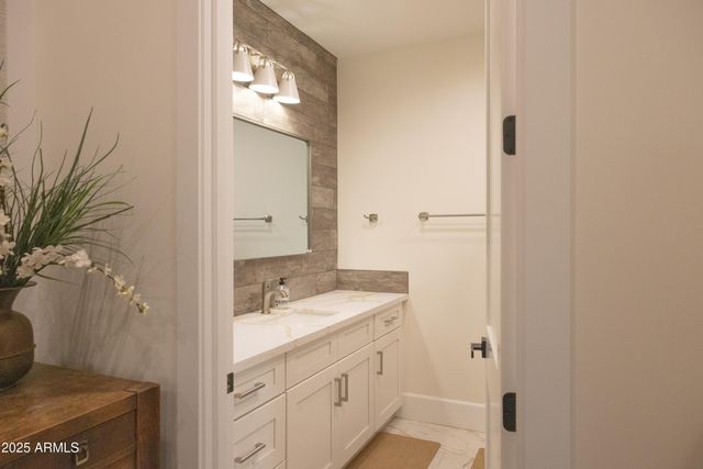 16322 E FAIRVIEW Street, Gilbert, AZ 85295