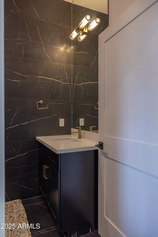 16322 E FAIRVIEW Street, Gilbert, AZ 85295