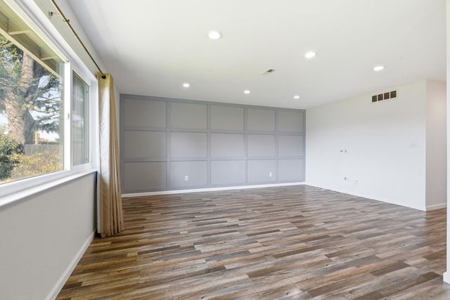 2801 Warwick Ln, Modesto, CA 95350