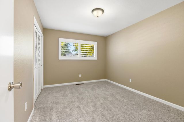 2801 Warwick Ln, Modesto, CA 95350