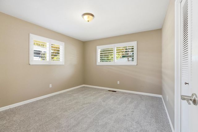 2801 Warwick Ln, Modesto, CA 95350