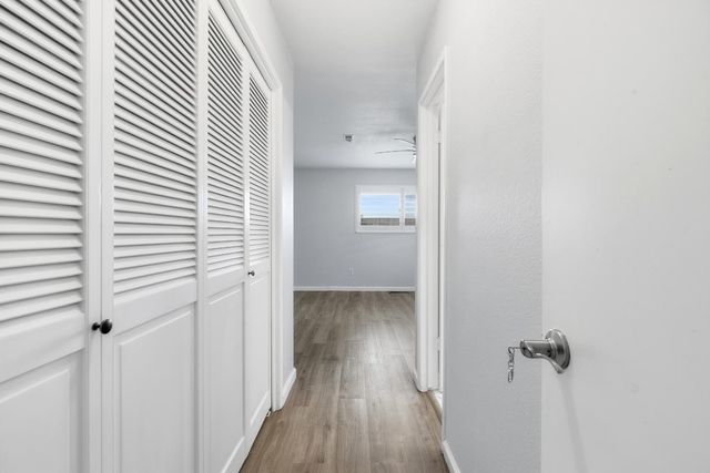 2801 Warwick Ln, Modesto, CA 95350