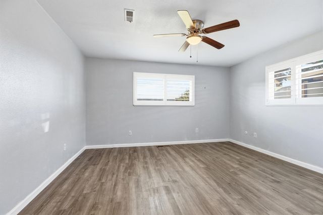 2801 Warwick Ln, Modesto, CA 95350