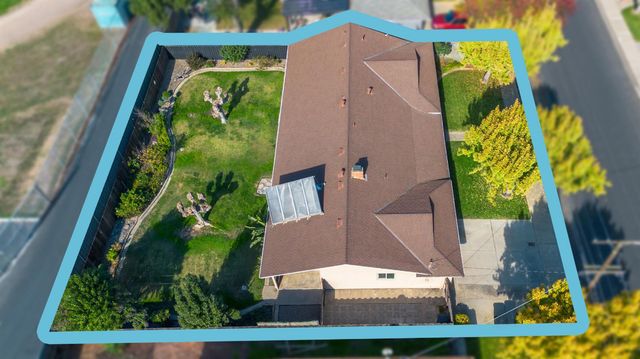 2801 Warwick Ln, Modesto, CA 95350