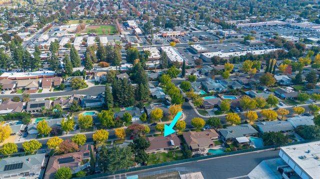 2801 Warwick Ln, Modesto, CA 95350