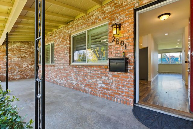 2801 Warwick Ln, Modesto, CA 95350