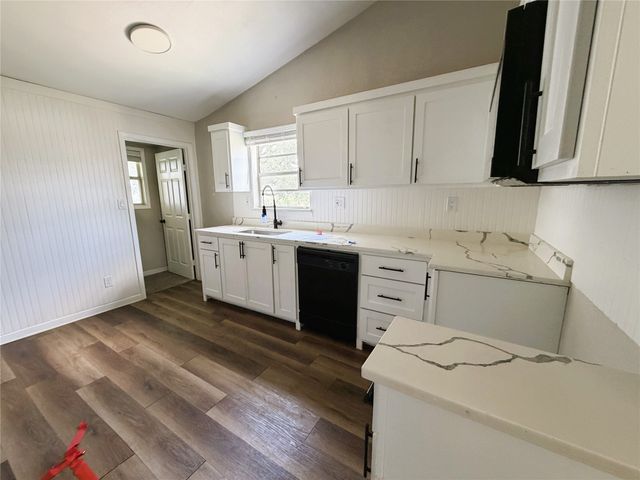 2817 N Mountain View Road, Granbury, TX 76048