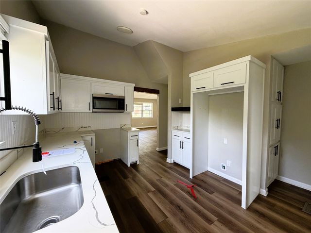 2817 N Mountain View Road, Granbury, TX 76048