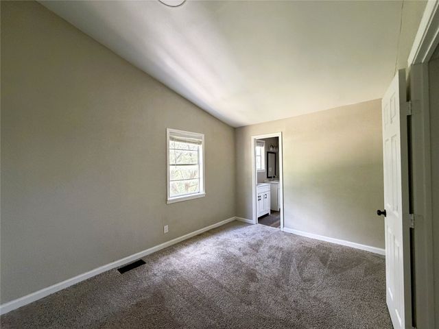 2817 N Mountain View Road, Granbury, TX 76048