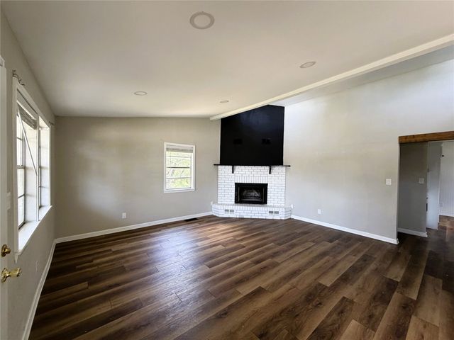 2817 N Mountain View Road, Granbury, TX 76048