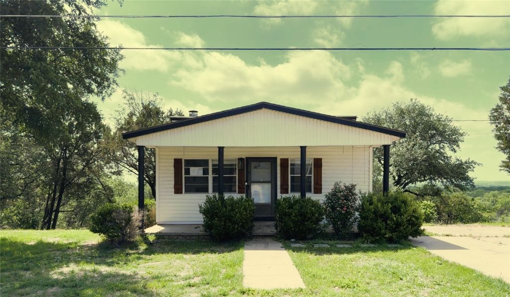2817 N Mountain View Road, Granbury, TX 76048