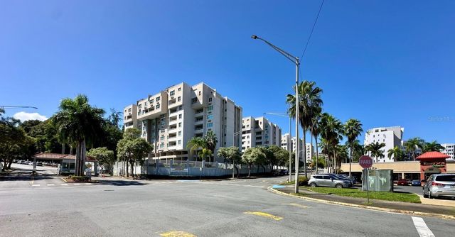 Cond. Torres del Escorial 4002 AVE. JOSE DE DIEGO 606, Carolina, PR 00984