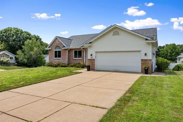4414 Crest Court, Eau Claire, WI 54701