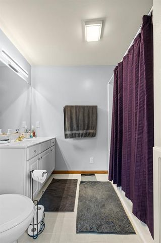 4414 Crest Court, Eau Claire, WI 54701