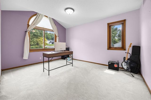 4414 Crest Court, Eau Claire, WI 54701