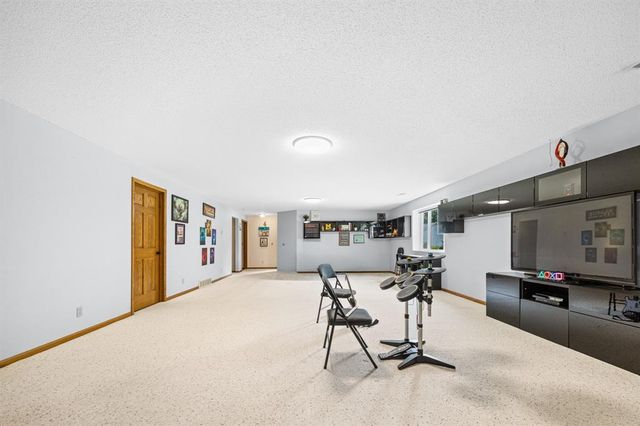 4414 Crest Court, Eau Claire, WI 54701