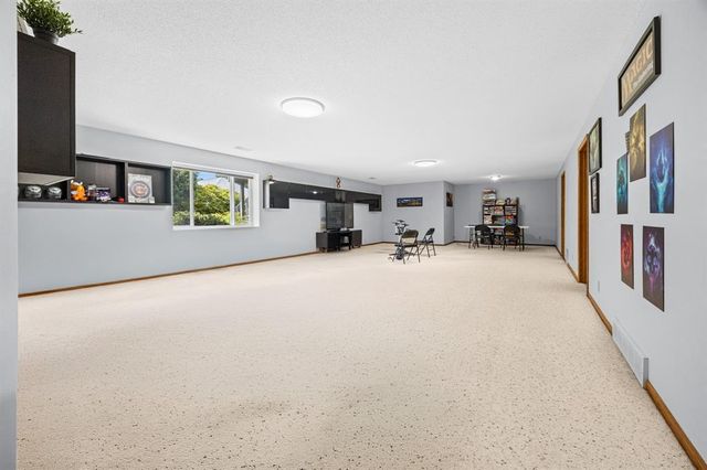 4414 Crest Court, Eau Claire, WI 54701