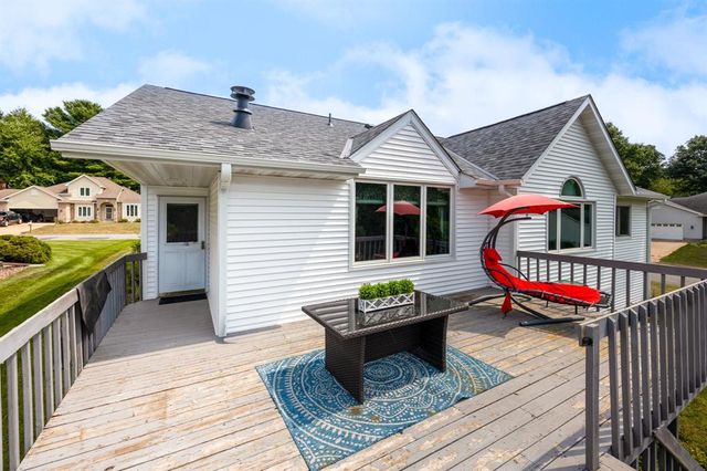 4414 Crest Court, Eau Claire, WI 54701