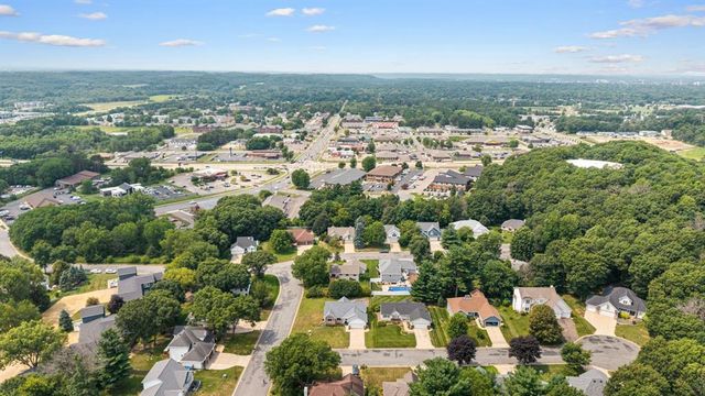 4414 Crest Court, Eau Claire, WI 54701