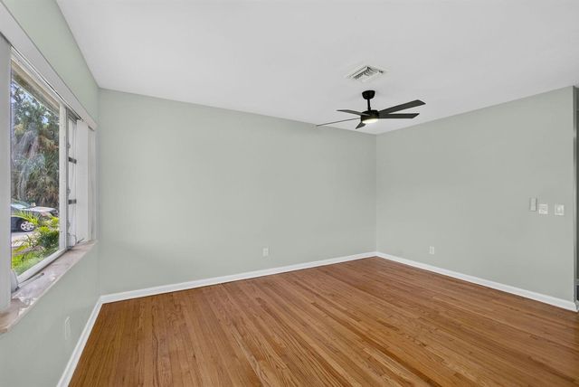 1547 W 10TH Street, Riviera Beach, FL 33404