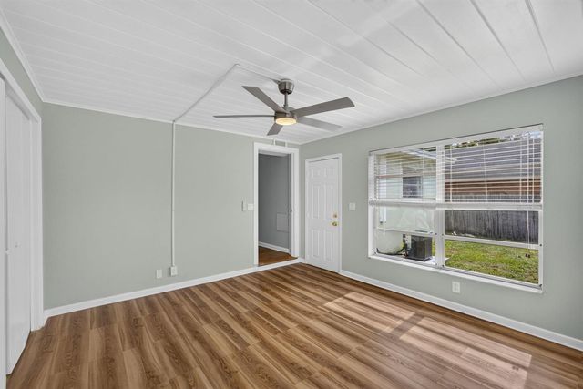 1547 W 10TH Street, Riviera Beach, FL 33404