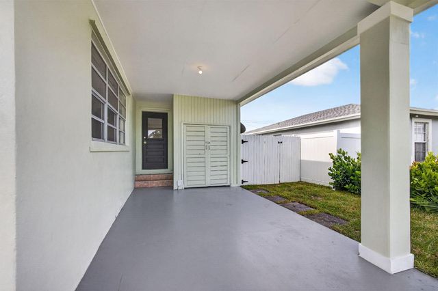 1547 W 10TH Street, Riviera Beach, FL 33404