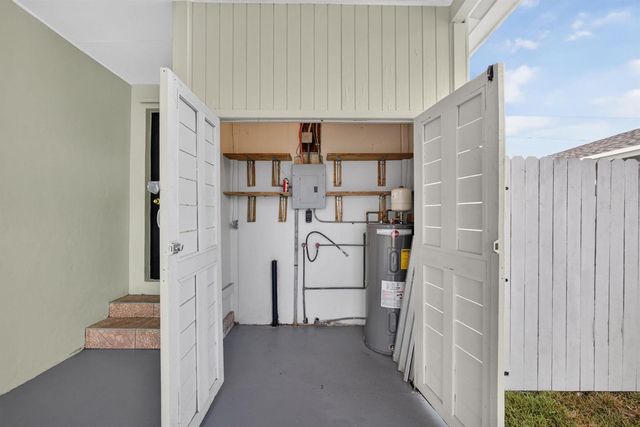 1547 W 10TH Street, Riviera Beach, FL 33404