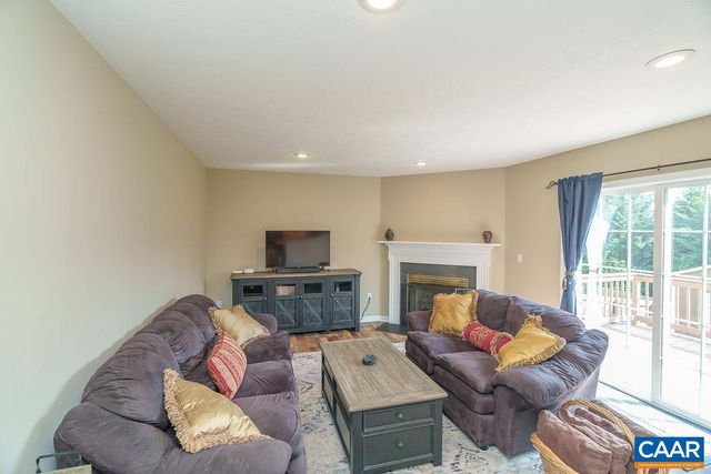 623 BULL RUN, Staunton, VA 24401